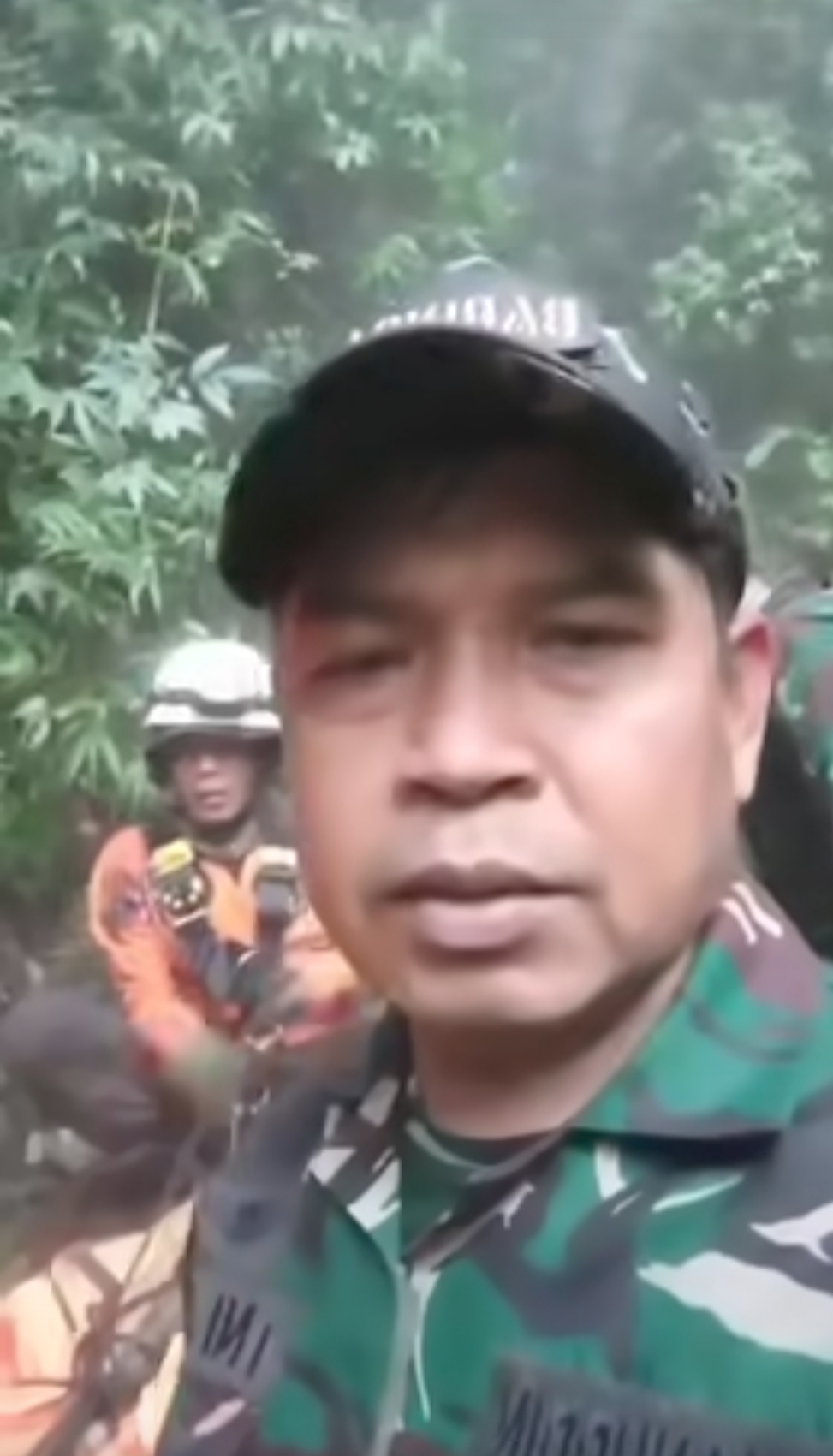 Malam di Lereng Maut: Tim SAR Siaga di Jurang Gunung Bulusaraung