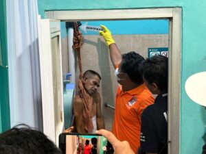 Lansia Putus Asah Tergantung di RS AR Bunda